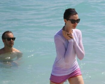 La actriz Anne Hathaway con