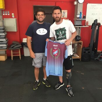 Messi posó con la camiseta