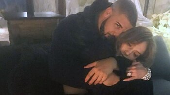 La foto del abrazo entre