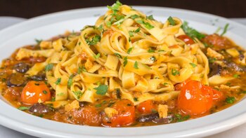 Gracia posee su propia fábrica para elaborar las pastas (Agustín Marcarian)