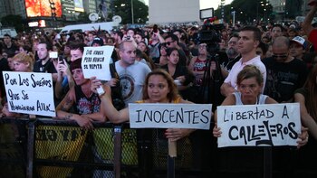 Los fanáticos de la banda,