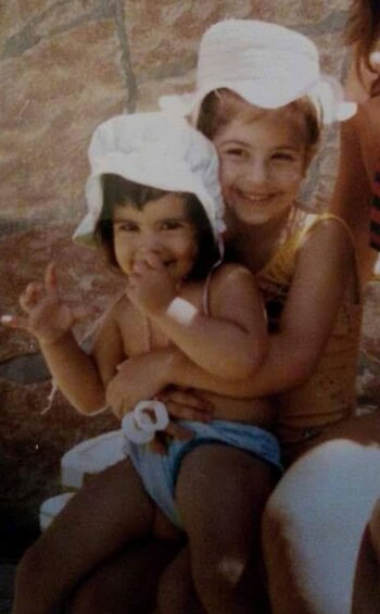 Celeste y Lorena, de niñas