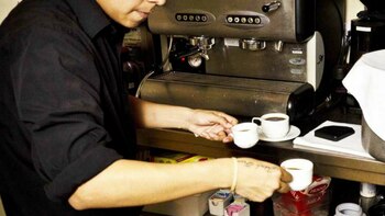 Hay en total 24 restaurantes