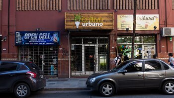 El frente del local en