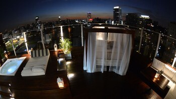 Bajo el cielo estrellado, la