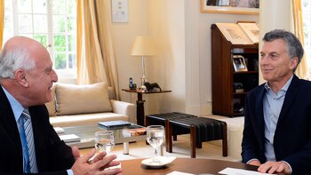 Mauricio Macri junto a Miguel