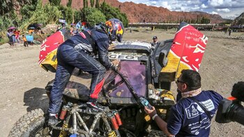 Carlos Sainz cayó por un