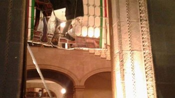 Un grupo de jóvenes lanzó