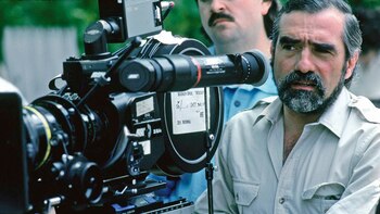 A través de sus fundaciones ha