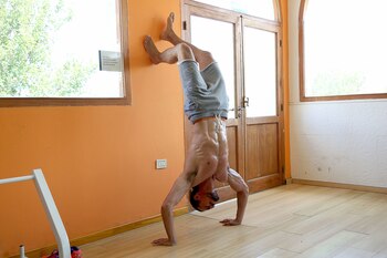 Forma parte del elenco de