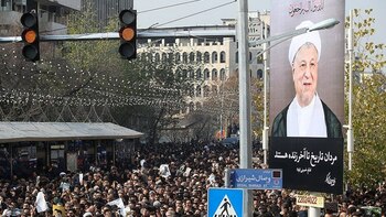 Miles despidieron al clérigo conservador