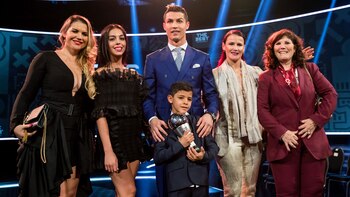 La morocha española lo acompañó