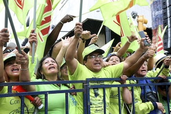 Simpatizantes de Correa durante el acto en Guayaquil (EFE)
