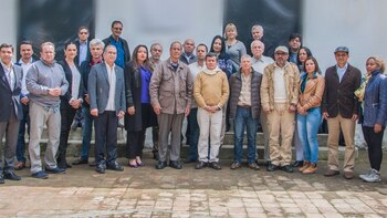 Negociadores del ELN junto a