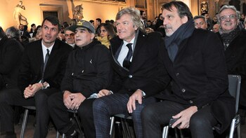 Diego Armadno Maradona, junto a