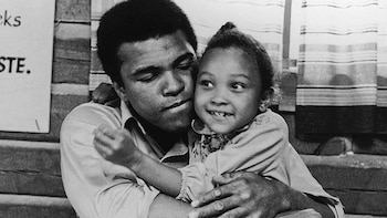 Sylvester Stallone, saludando a Ali