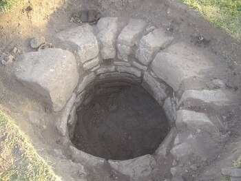 Un pozo desenterrado, en el