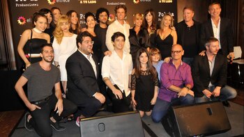 El elenco completo de Quiero vivir a tu lado – Crédito: Verónica Guerman – Teleshow