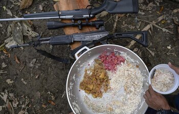 Una olla de comida y