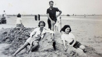 Eva Schloss (izquierda), su hermano