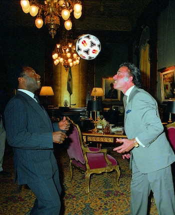 Pelé junto a Carlos Saúl