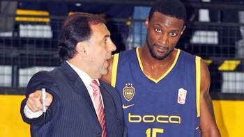 Oscar “El Huevo” Sánchez durante sus días en Boca (Basquetplus.com)
