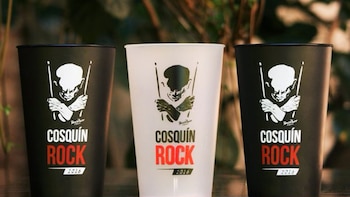 Los ecovasos personalizados del Cosquín Rock.