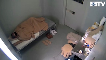 Guzmán duerme con un antifaz