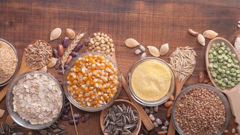 Los granos enteros son esenciales en la dieta (Shutterstock)