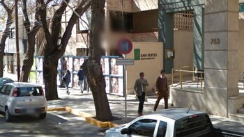 La entrada de San Suites,