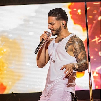 El colombiano cantando en su