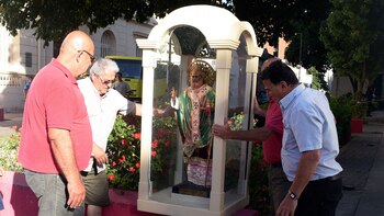 Fieles sacaron a una imagen