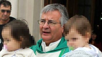 El padre Félix Martínez. (Telam)