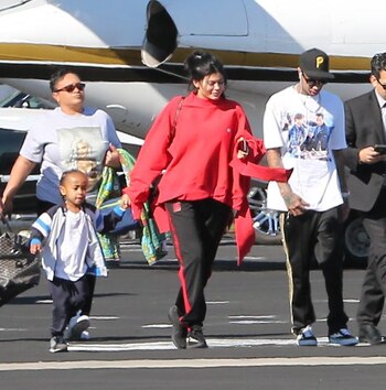 La pequeña hermana Kylie se