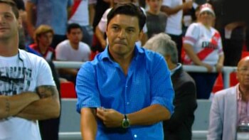 Gallardo viajó a Paraguay en