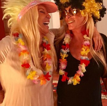 Susana junto a su hija,