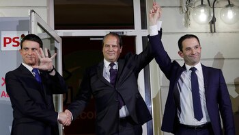 Hamon junto al ex primer ministro