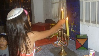 La familia se convirtió en 2014 tras tres años de estudio de la religión (Facebook)