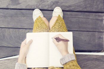 La agenda se muestra como una opción para obsequiarle a una mujer (iStock)