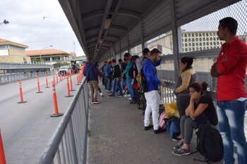 Desde el puente que divide