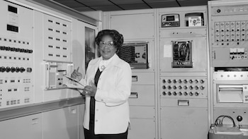 Mary Jackson, la primera ingeniera negra en la NASA, lideró el Programa Federal de Mujeres dentro de la agencia para asegurar igualdad de oportunidades