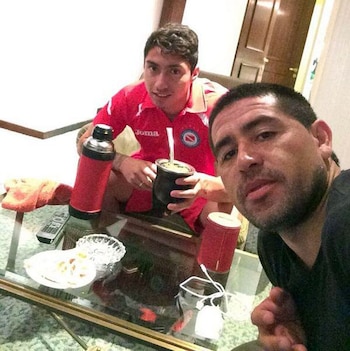 De su paso por Argentinos Juniors, Luciano Cabral guarda una gran relación con Juan Román Riquelme y su hermano