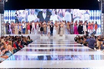 Guillermo Azar junto a las