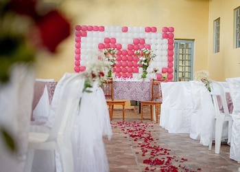 Por un camino de pétalos