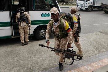 Guerrilleros del Frente 30 “Rafael Aguilera” de las FARC (EFE)