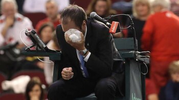 El umpire Arnaud Gabas recibió