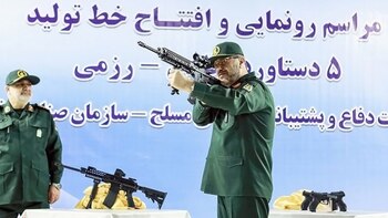 El ministro de Defensa apunta