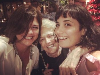 Araceli con su mamá y