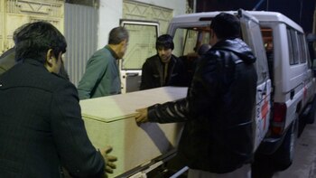 Seis trabajadores de la Cruz