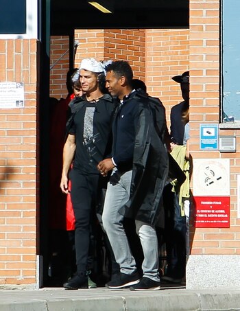 Acompañado por sus amigos, Cristiano